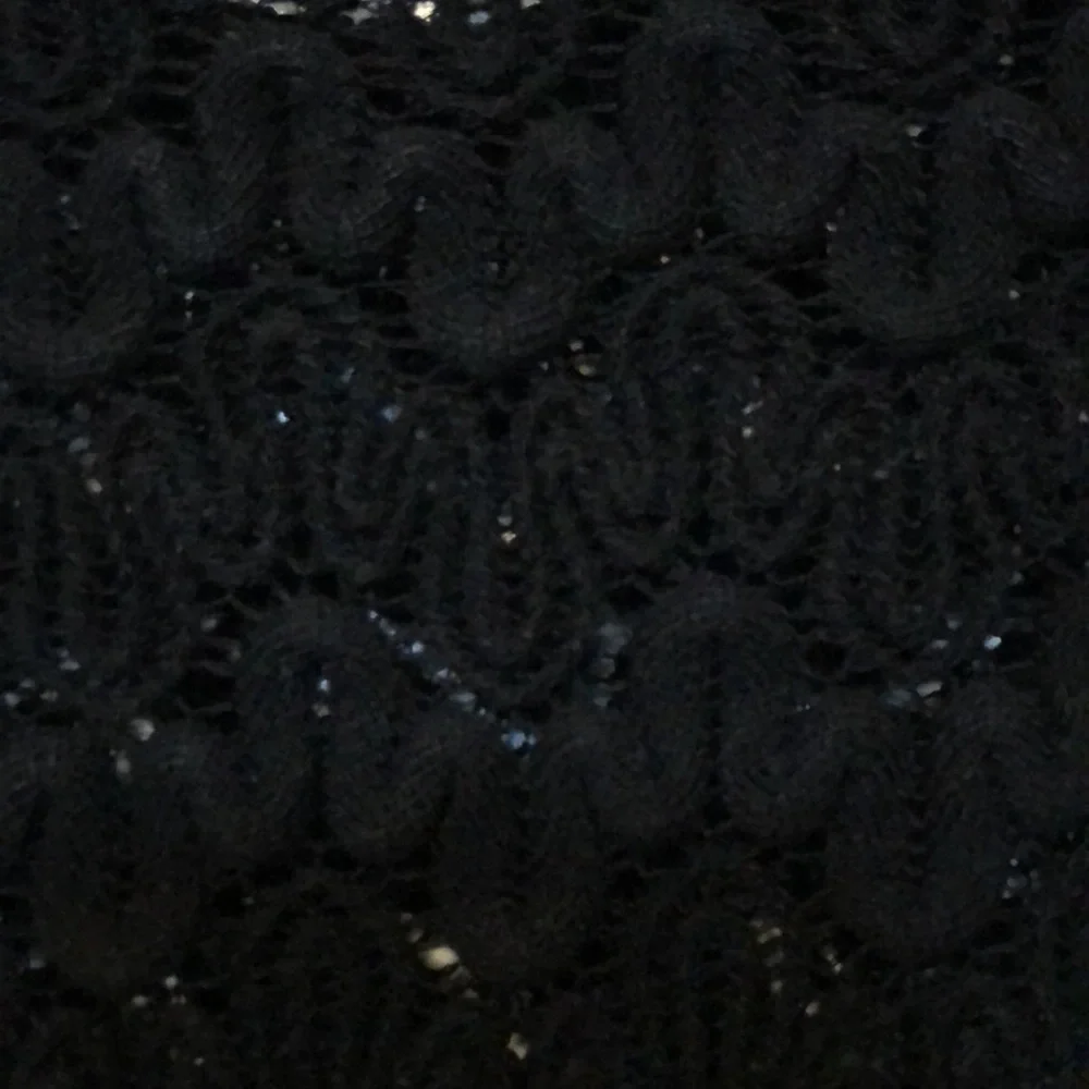 Small Black Crochet Long-sleeved Top - Picture 3 of 4